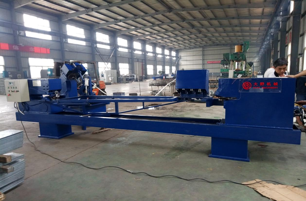 新鄉(xiāng)市大野機械制造有限公司對料塔扇形彎邊機的開發(fā)研制，升級換代的變化。